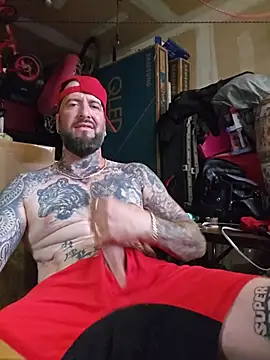 beardedtattood (Ask my age) - Get me naked and in my bedroom 😈
