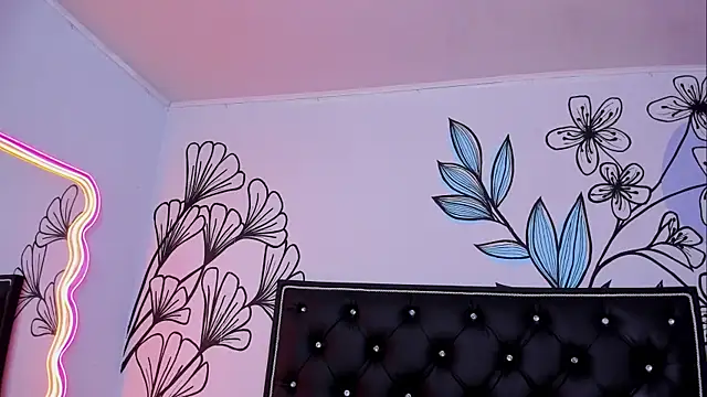 sweet_ariadna_ (F young) - oil and spanks my tits