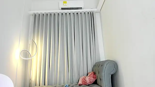 Krissi_latore webcam