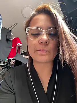 Pretty__Milf webcam