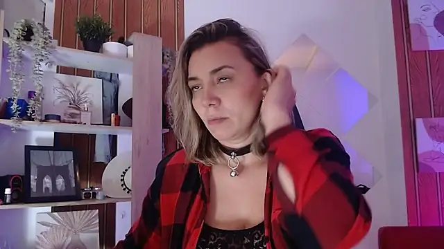 milfsecret69 webcam
