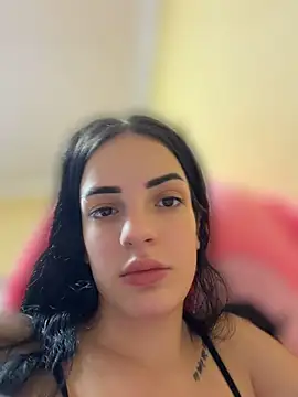 RoseRowley live cam on StripChat