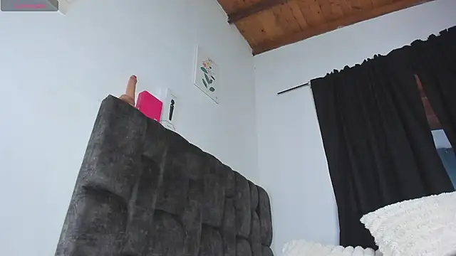 kyany__ live cam on StripChat