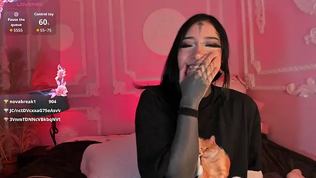 Kat_VonDe live webcam show