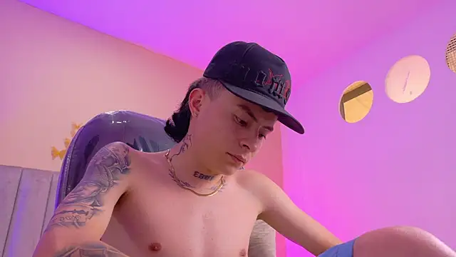 Nascary_Fox live cam on StripChat