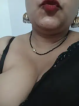 Nyra-23 live cam on StripChat