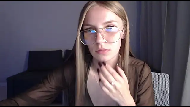 HitGyrl live cam on StripChat
