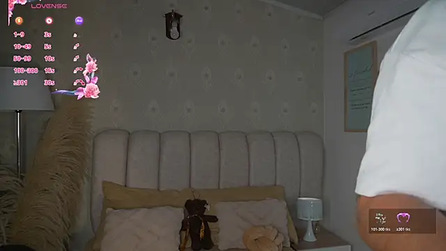 AlinnaJohnson webcam