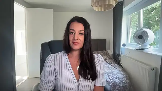 yourcassiexo live cam on StripChat