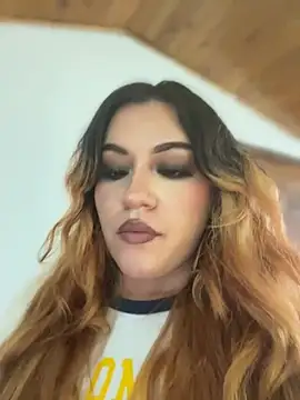 NikkiNix live cam on StripChat