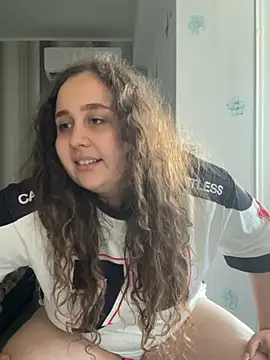 CurlyMaddie