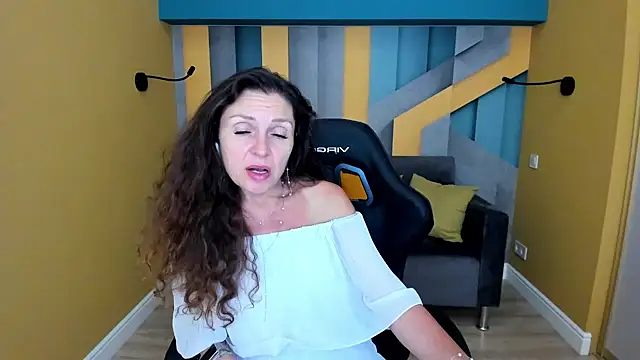 EllaLong live webcam show