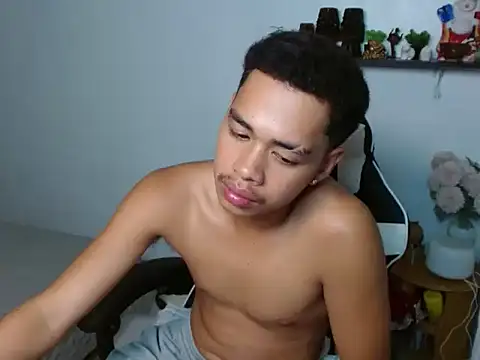 curlyasian_njxx