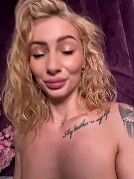 AngieShae webcam