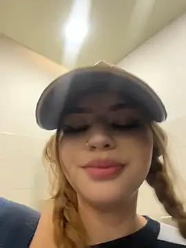 ChloeCollins__ webcam