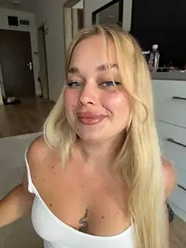lilixcake (F young) - szexi vetkozos sztriptiz / striptease
