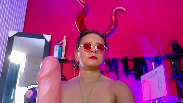 mistressslut1's live room