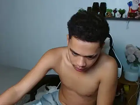 curlyasian_njxx webcam
