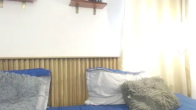 Violet_2003 webcam