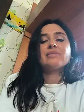 KikiXRed live webcam show