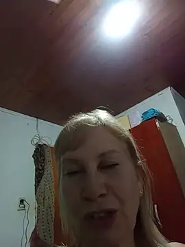 SexyMilf1211 live webcam show