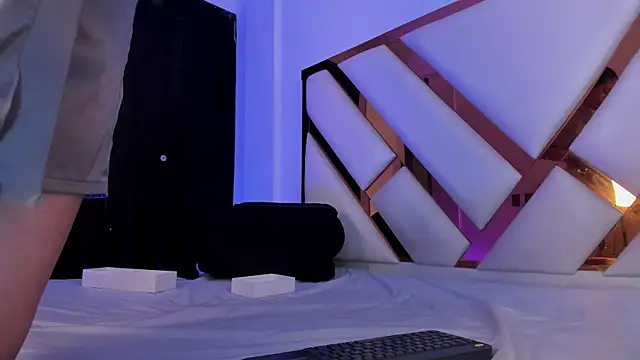 Aron_cruz live webcam show