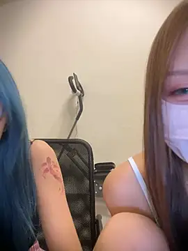 Rocket-Girl live cam on StripChat