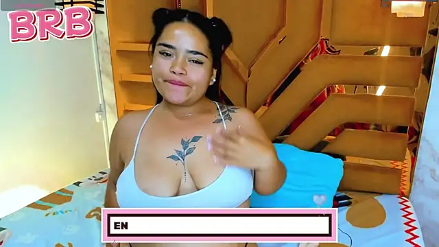 Violett_Cinnamon live cam on StripChat