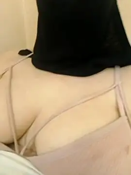 soso85 - Soso85's free webcam - UK Sex Cams