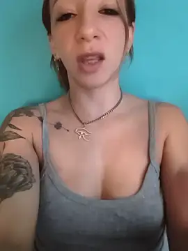 Flaaviaa18 live cam on StripChat