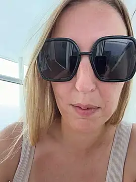 lucyallen4201 live webcam show