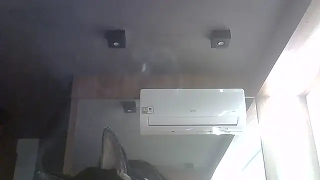 skinnykitten - SkinnyKitten's free webcam - UK Sex Cams