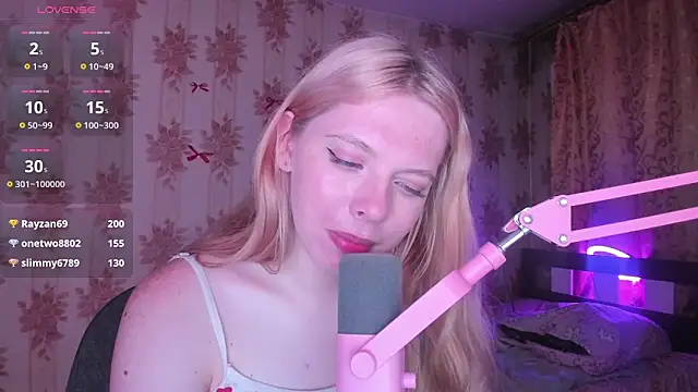 Cutie_Bambi webcam
