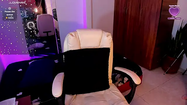 chloejones__ webcam