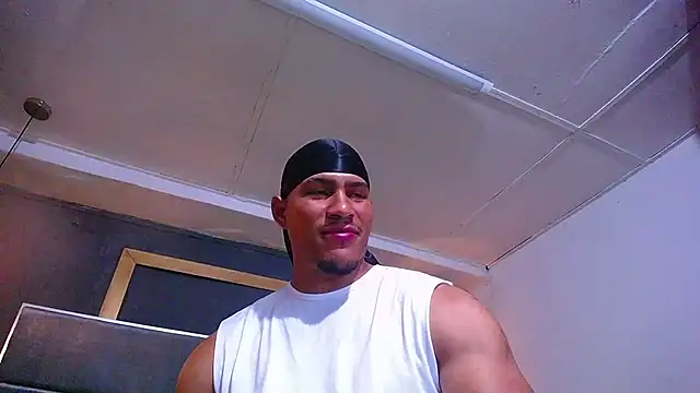 teddyfit19cm live cam on StripChat