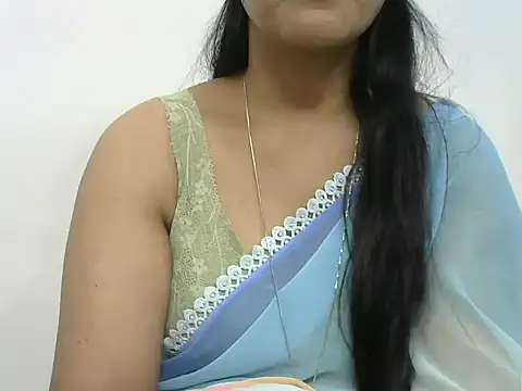 reshmika_reddy live cam on StripChat