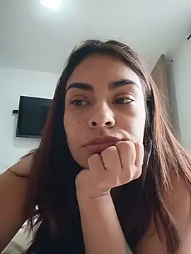 Ivanna2 live webcam show