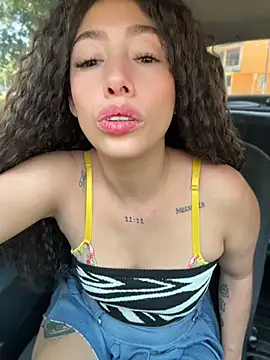 roxyrougee live cam on StripChat