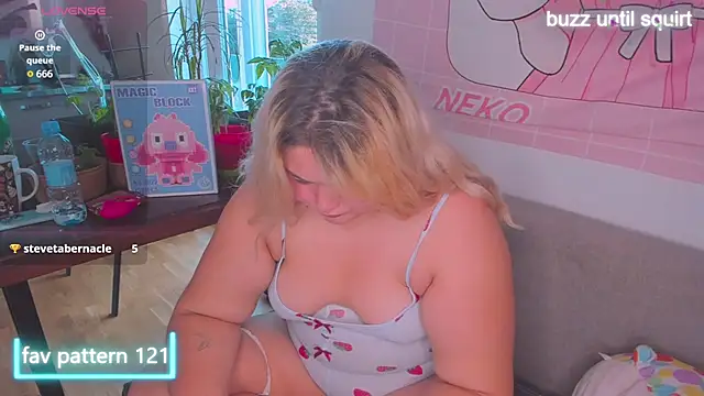 Freakcute_ live cam on StripChat