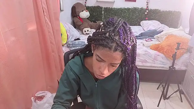 thianahorny webcam