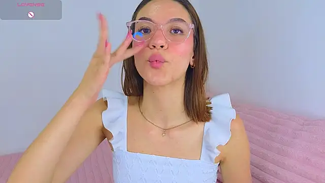 antonellaarossii - AntonellaaRossii's free webcam - UK Sex Cams
