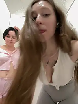 froggyanna - FroggyAnna's free webcam - UK Sex Cams