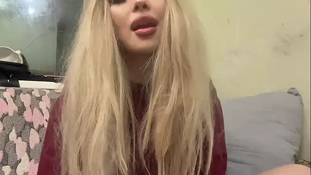 moonluv33 live cam on StripChat