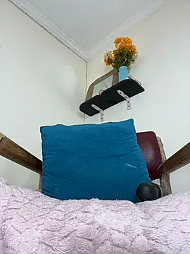 LilaRvsh live webcam show