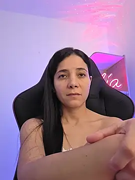 miaeyex live webcam show