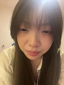 YY-1-1-1 live webcam show