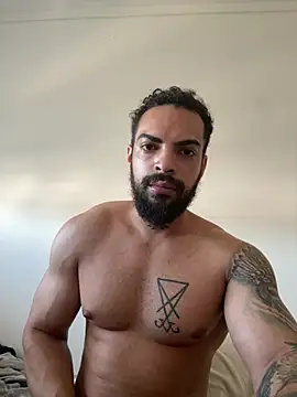 phellipestronda live cam on StripChat