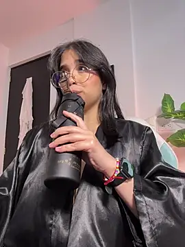 tati_reyess webcam