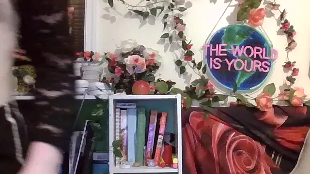 AverageRose live cam