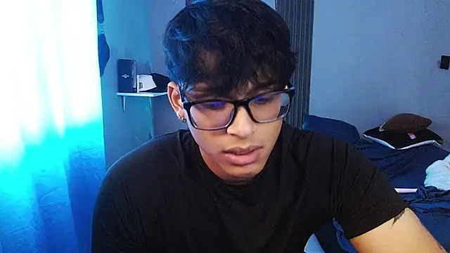 Mr_yisuzz webcam